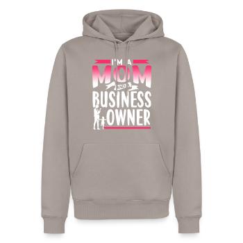 Je suis mère et propriétaire d’entreprise - Sweat à capuche Premium bio Homme - taupe - Devant - Nico (187cm)