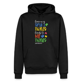 Learning small Things lead To Big Things - Men’s Premium Organic Hoodie - black - Front - Nico (187cm)