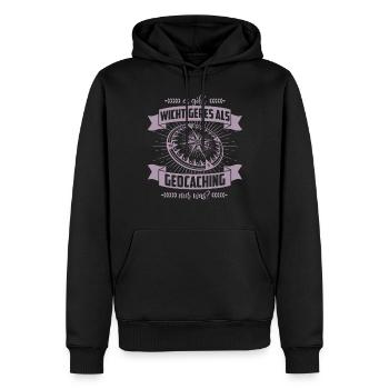 Geocacher Geschenkideen es gibt Wichtigeres - Männer Premium Bio Hoodie - Schwarz - Vorne - Nico (187cm)
