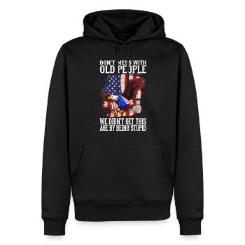 ne plaisante pas avec les personnes âgées - Drôles de dictons - Sweat à capuche Premium bio Homme - noir - Devant - Nico (187cm)