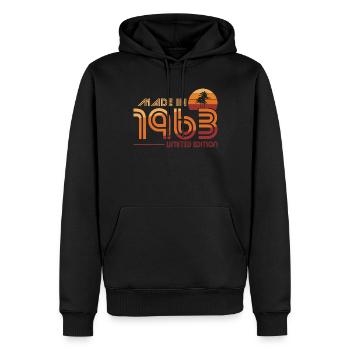 60e anniversaire Made in 1963 Edition limitée - Sweat à capuche Premium bio Homme - noir - Devant - Nico (187cm)