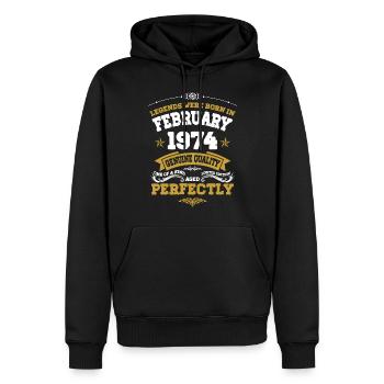 Vintage Aged To Perfection February 1974 - Männer Premium Bio Hoodie - Schwarz - Vorne - Nico (187cm)