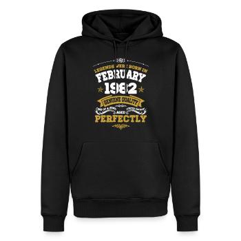 Vintage Aged To Perfection February 1982 - Männer Premium Bio Hoodie - Schwarz - Vorne - Nico (187cm)