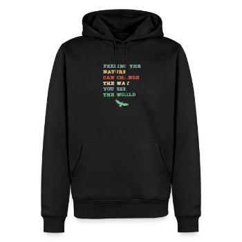 Feeling the nature can change the way you see the - Männer Premium Bio Hoodie - Schwarz - Vorne - Nico (187cm)