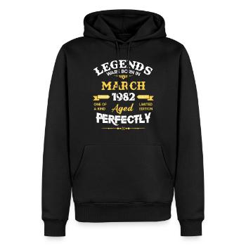 Vintage Aged To Perfection March 1982 - Männer Premium Bio Hoodie - Schwarz - Vorne - Nico (187cm)