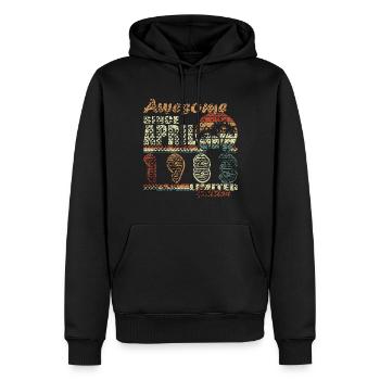 Avril 1983 | Avril 1983 Anniversaire 1983 - Sweat à capuche Premium bio Homme - noir - Devant - Nico (187cm)
