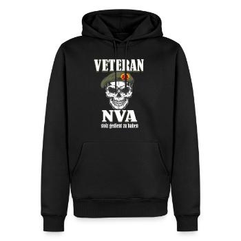 Stolzer NVA Veteran der DDR Armee - Männer Premium Bio Hoodie - Schwarz - Vorne - Nico (187cm)