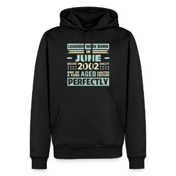 21. Geburtstag Juni Jahrgang 2002 Vintage - Männer Premium Bio Hoodie - Schwarz - Vorne - Nico (187cm)