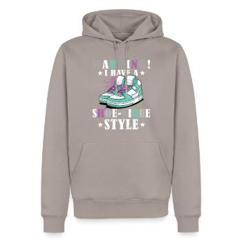 Lustiger Sneaker -Sammler - Turnschuhe - Männer Premium Bio Hoodie - Taupe - Vorne - Nico (187cm)