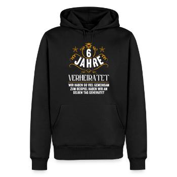 Wir haben viel gemeinsam 6.Hochzeitstag - Männer Premium Bio Hoodie - Schwarz - Vorne - Nico (187cm)