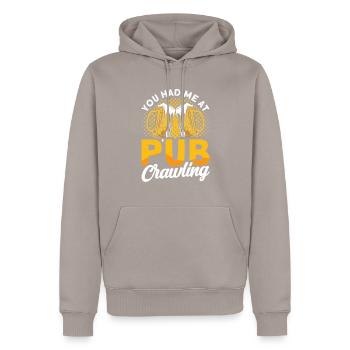Crawled Pub Crawl Alcohol Drinking - Männer Premium Bio Hoodie - Taupe - Vorne - Nico (187cm)