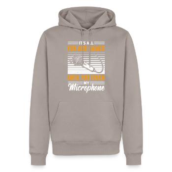 Content Creator & Social Media Influencer - Männer Premium Bio Hoodie - Taupe - Vorne - Nico (187cm)