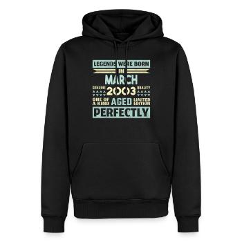 21. Geburtstag März Jahrgang 2003 Geschenkidee - Männer Premium Bio Hoodie - Schwarz - Vorne - Nico (187cm)
