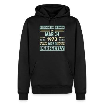 51. Geburtstag März Jahrgang 1973 Geschenkidee - Männer Premium Bio Hoodie - Schwarz - Vorne - Nico (187cm)