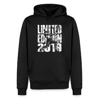 Limited Edition 2019 Limited Edition Cricket - Männer Premium Bio Hoodie - Schwarz - Vorne - Nico (187cm)