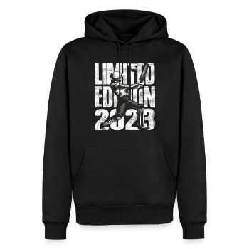 Limited Edition 2023 Limited Edition Cricket - Männer Premium Bio Hoodie - Schwarz - Vorne - Nico (187cm)