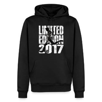 Limited Edition 2017 Limited Edition Fußball - Männer Premium Bio Hoodie - Schwarz - Vorne - Nico (187cm)