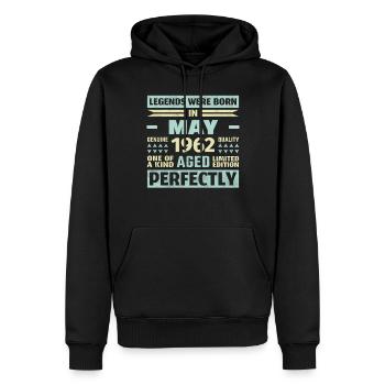 62. Geburtstag Mai Jahrgang 1962 Geschenkidee - Männer Premium Bio Hoodie - Schwarz - Vorne - Nico (187cm)