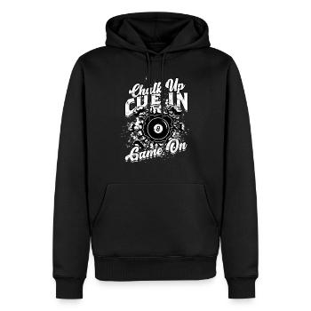 8-Ball Billard Chalk Up Cue In Game On - Männer Premium Bio Hoodie - Schwarz - Vorne - Nico (187cm)