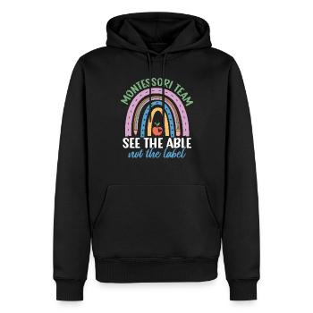 Das Montessori-team Sieht Das Können, Nicht Das - Männer Premium Bio Hoodie - Schwarz - Vorne - Nico (187cm)