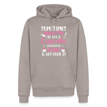 Cupcake Muffin Baking Gift - Men’s Premium Organic Hoodie - taupe - Front - Nico (187cm)