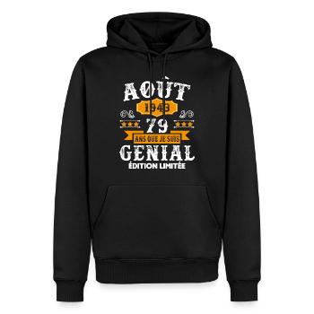 79 Ans Anniversaire Vintage Né(e) en Août 1943 - Sweat à capuche Premium bio Homme - noir - Devant - Nico (187cm)