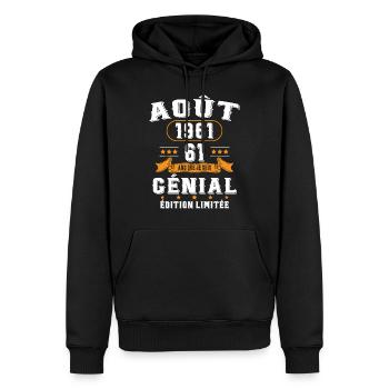 61 Ans Anniversaire Vintage Né(e) en Août 1961 - Sweat à capuche Premium bio Homme - noir - Devant - Nico (187cm)