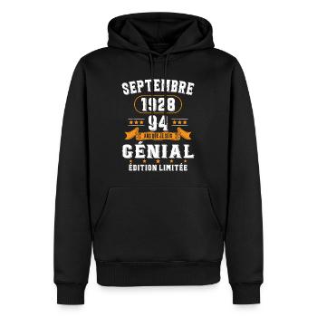 94 Ans Anniversaire Vintage Né(e) Septembre 1928 - Sweat à capuche Premium bio Homme - noir - Devant - Nico (187cm)