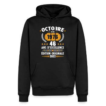 Cadeau D'anniversaire Rétro 46 Ans Octobre 1976 - Sweat à capuche Premium bio Homme - noir - Devant - Nico (187cm)
