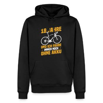 18 jahre und ich fahre immer noch ohne akku - Männer Premium Bio Hoodie - Schwarz - Vorne - Nico (187cm)