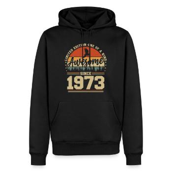 1973 Jahrgang Geburtstag - Awesome since 1973 - Männer Premium Bio Hoodie - Schwarz - Vorne - Nico (187cm)