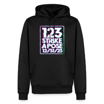 123 Streik eine Pose am 31.12.23 Silvester 123Sday - Männer Premium Bio Hoodie - Schwarz - Vorne - Nico (187cm)