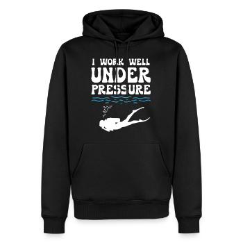 I Work Well Under Pressure Diving - Men’s Premium Organic Hoodie - black - Front - Nico (187cm)