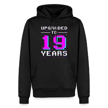 Gamer Jahrgang 19: Retro Spielmeister - Männer Premium Bio Hoodie - Schwarz - Vorne - Nico (187cm)