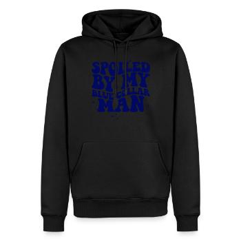 Von meinem Arbeiter verwöhntBlue Collar Wife-Aufkl - Männer Premium Bio Hoodie - Schwarz - Vorne - Nico (187cm)