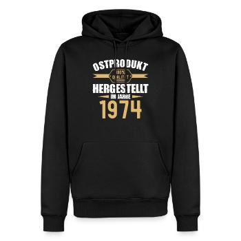 Ostprodukt 48 Geburtstag Mann Frau Jahrgang 1974 - Männer Premium Bio Hoodie - Schwarz - Vorne - Nico (187cm)