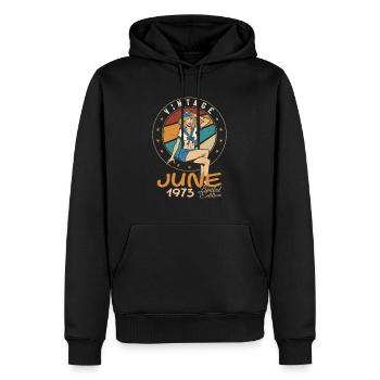 Vintage 1973 - Born In June 1973 - Männer Premium Bio Hoodie - Schwarz - Vorne - Nico (187cm)