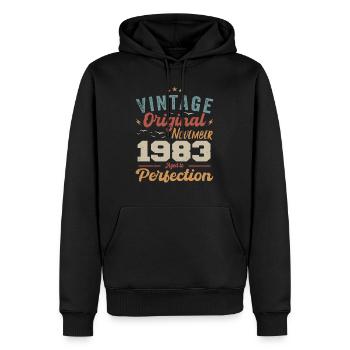 Legendär Seit November 1983 - 1983 - Männer Premium Bio Hoodie - Schwarz - Vorne - Nico (187cm)