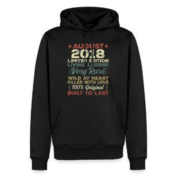 August 2018 - Geschenkidee Für August 2018 - 2018 - Männer Premium Bio Hoodie - Schwarz - Vorne - Nico (187cm)