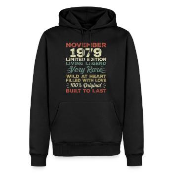 Légende Depuis Novembre 1979 Millésime Novembre 1979 - Sweat à capuche Premium bio Homme - noir - Devant - Nico (187cm)