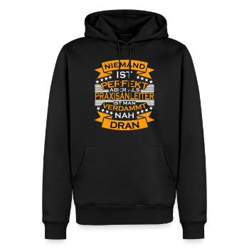 Praxisanleiter Spruch Perfekt - Männer Premium Bio Hoodie - Schwarz - Vorne - Nico (187cm)
