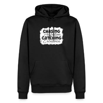 Kaizen-Mindset auf der Jagd nach Perfektion - Männer Premium Bio Hoodie - Schwarz - Vorne - Nico (187cm)