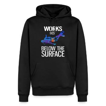 Works Best Below The Surface Taucher Scuba - Männer Premium Bio Hoodie - Schwarz - Vorne - Nico (187cm)