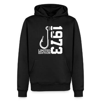 ÉDITION LIMITÉE POUR LA PÊCHE AU 53E ANNIVERSAIRE DU PÊCHEUR EN 1973 - Sweat à capuche Premium bio Homme - noir - Devant - Nico (187cm)