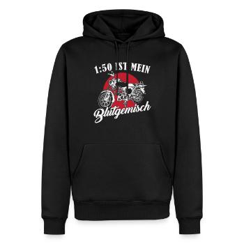 DDR Moped Spruch // 1:50 ist mein Blutgemisch - Männer Premium Bio Hoodie - Schwarz - Vorne - Nico (187cm)
