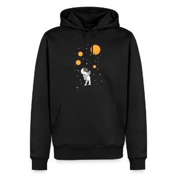 Astronaut im fernen Weltraum - Männer Premium Bio Hoodie - Schwarz - Vorne - Nico (187cm)