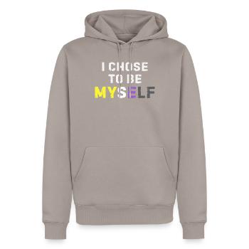 Nonbinary Pride Farben LGBTQ Enby Selbstwert - Männer Premium Bio Hoodie - Taupe - Vorne - Nico (187cm)
