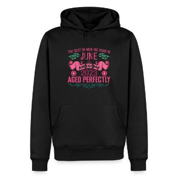 Juin 2023 anniversaire femme Juin 2023 - Sweat à capuche Premium bio Homme - noir - Devant - Nico (187cm)