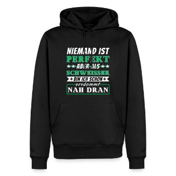 Niemand ist Perfekt - Schweißer sind nah dran - Männer Premium Bio Hoodie - Schwarz - Vorne - Nico (187cm)