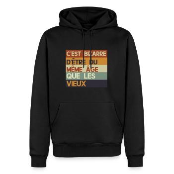 c'est bizarre d'être du même âge que les vieux - Sweat à capuche Premium bio Homme - noir - Devant - Nico (187cm)